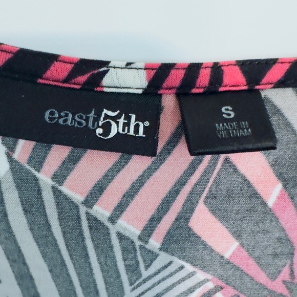 Geometric Patterned Women's Top - Picture 5 of 5